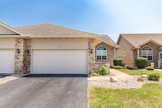 515 Holley Dr, Crown Point, IN 46307