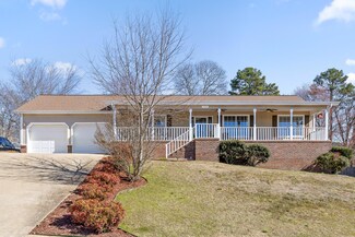 1433 Oldaker View Ln, Hixson, TN 37343