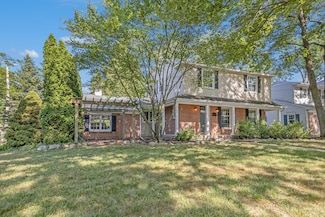2104 Chesaning Dr SE, Grand Rapids, MI 49506