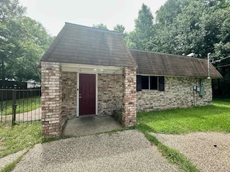 790 Pinchback Rd, Beaumont, TX 77707