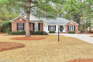 18 Par Dr, Whispering Pines, NC 28327