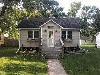 617 E Johnson Ave, Warren, MN 56762