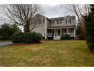 70 Orchard Valley Dr, Cranston, RI 02921