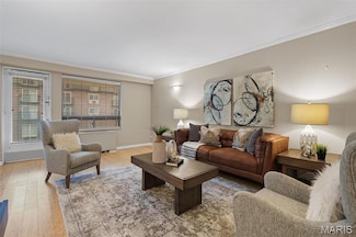4466 W Pine Blvd Unit 2E, Saint Louis, MO 63108