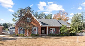 116 Falkirk Dr, Dothan, AL 36305