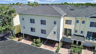 9731 Meadow Field Cir, Tampa, FL 33626