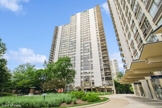 1360 N Sandburg Terrace Unit 901C, Chicago, IL 60610