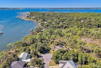 16299 Narwhal Dr, Russell Bayou Phase, FL 32507