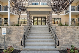 55 Pointe Place Unit 105, Dover, NH 03820
