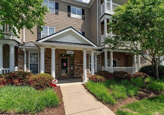 1321 Suncrest Village, Morgantown, WV 26505
