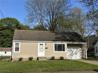 410 Orchard Ave NE, North Canton, OH 44720