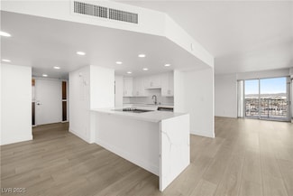 3111 Bel Air Dr Unit 24G, Las Vegas, NV 89109