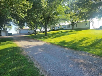 11697 54th St, Perry, KS 66073