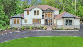 21 Arista Dr, Dix Hills, NY 11746