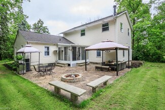 8286 Eagle Rd, Willoughby, OH 44094