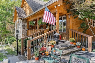 499 Hemlock Ln, Spencer, TN 38585