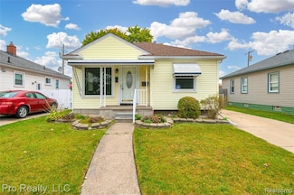 650 Cleophus Pkwy, Lincoln Park, MI 48146