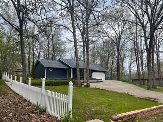 704 Dickens Cir, Forsyth, MO 65653
