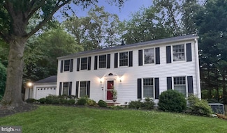 2653 Petersborough St, Herndon, VA 20171