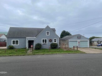 127 NE Benton St, Newport, OR 97365