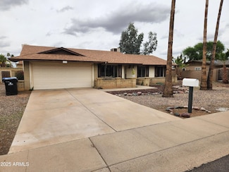 5220 E Winchcomb Dr, Scottsdale, AZ 85254