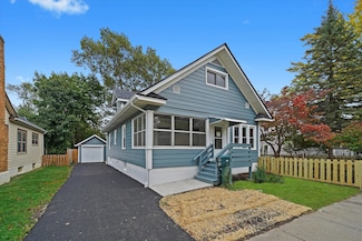 1009 Augusta Ave, Elgin, IL 60120