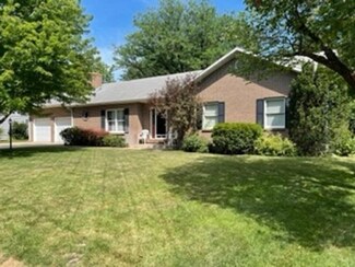 120 Meadow Ln, Hesston, KS 67062