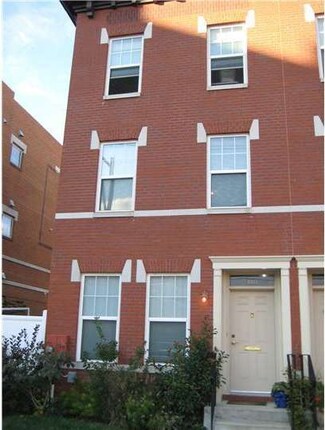 1327 Fitzwater St, Philadelphia, PA 19147
