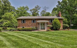 10562 Adventure Ln, Montgomery, OH 45242
