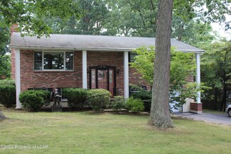 4 Gardner Ln, Mountain Top, PA 18707