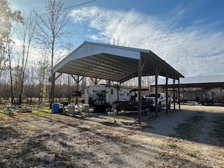 220 Bargeview Ln, Adamsville, TN 38310