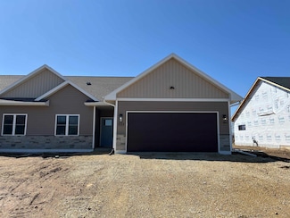 235 N 4th St, Evansville, WI 53536