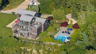 110 5th St N, Edgartown, MA 02539