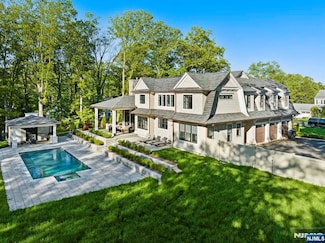 396 Knollwood Rd, Ridgewood, NJ 07450