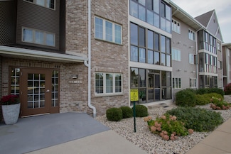 245 Oconomowoc Pkwy Unit 304, Oconomowoc, WI 53066