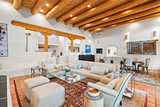 1047 Encantado Dr, Santa Fe, NM 87501