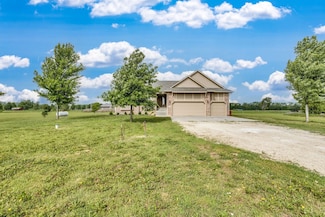 21175 SW Meadowlark Rd, Douglass, KS 67039
