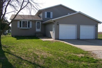 718 N Leona Ln, Forrest, IL 61741