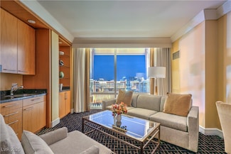 2000 N Fashion Show Dr Unit 4105, Las Vegas, NV 89109