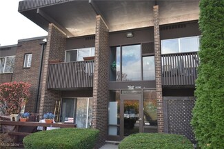 10740 Valley View Rd Unit A13, Northfield, OH 44067