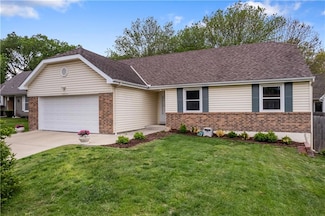 10554 Bradshaw St, Lenexa, KS 66215