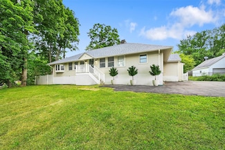 96 Galloway Rd, Warwick, NY 10990