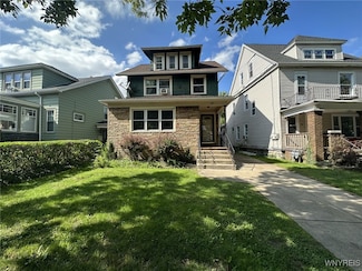 24 Red Jacket Pkwy, Buffalo, NY 14220