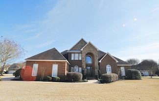 2933 Orchid Cir, Tupelo, MS 38801