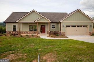 208 Hunts Ridge Dr, Cleveland, GA 30528