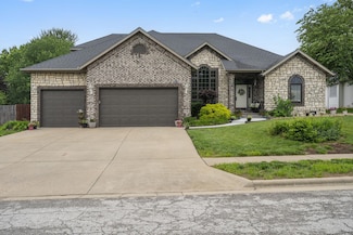 903 Elizabeth St, Republic, MO 65738