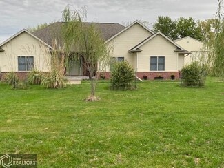 2233 West Hills Dr, Fairfield, IA 52556
