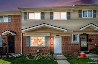 25634 Lexington Ln, Roseville, MI 48066