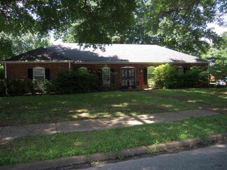5889 Macleod Dr, Memphis, TN 38119