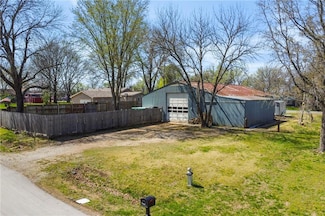 31395 Old Kc Rd, Paola, KS 66071